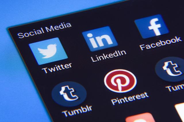 5 Ways How Contact Management Apps Help Entrepreneurs