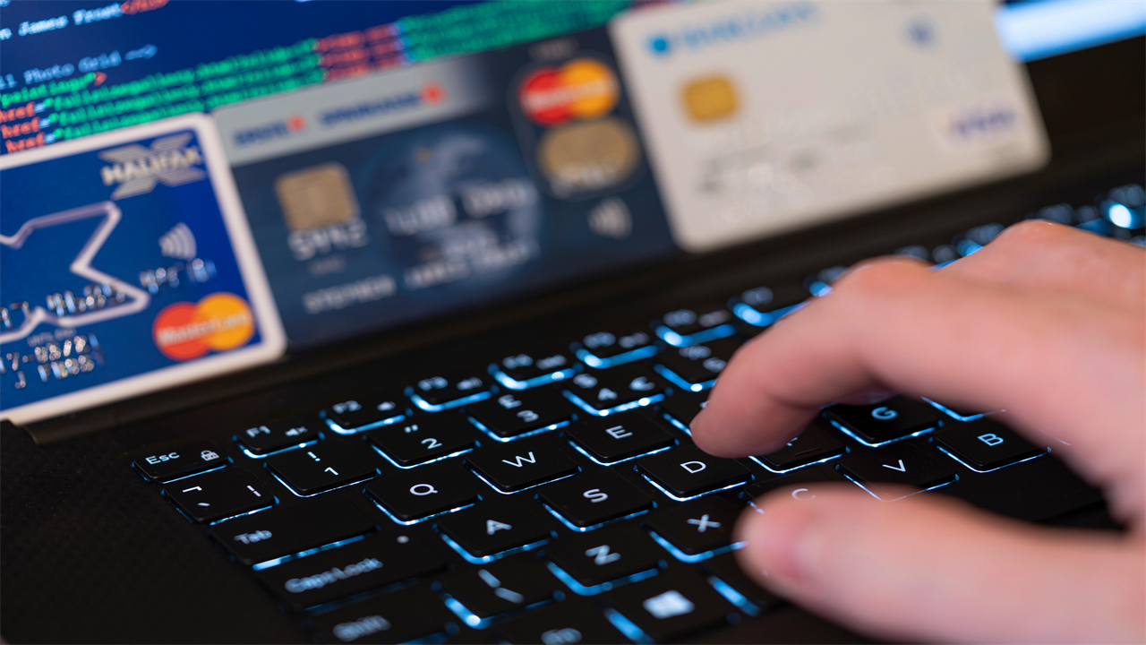 Eight ways to get free cash in your bank account – from £50 to £4,000