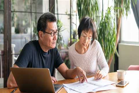 What is the average retirement income for a couple?